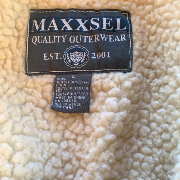 Costco Maxxsell brand jacket. - Picture 4 of 7